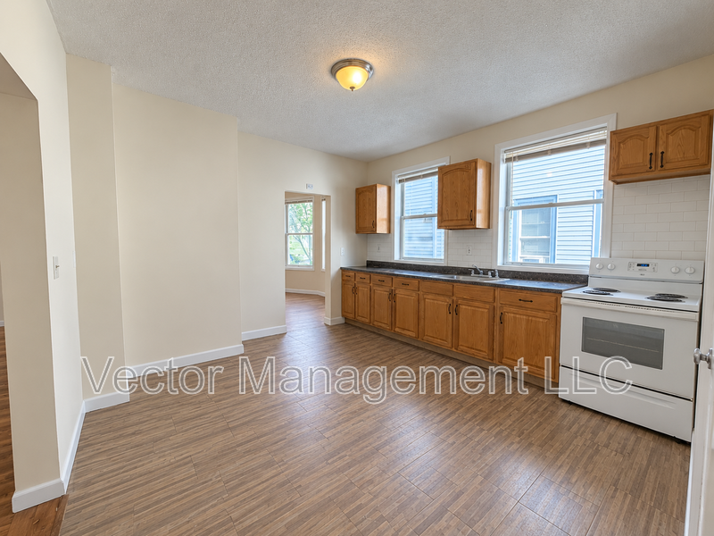 34 Wolcott St - Photo 2 of 13