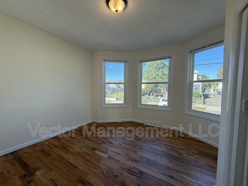 34 Wolcott St - Photo 5 of 13