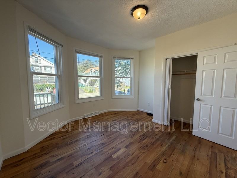 34 Wolcott St - Photo 6 of 13