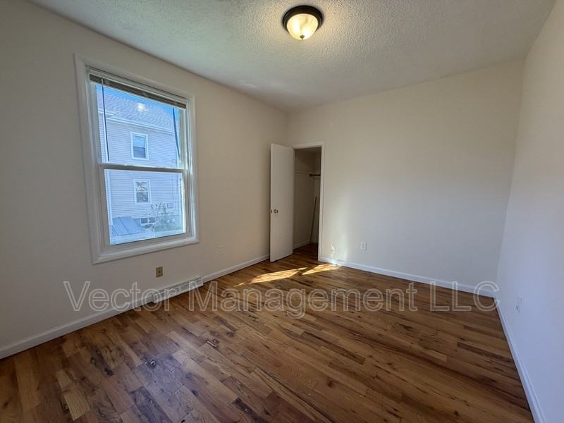 34 Wolcott St - Photo 7 of 13