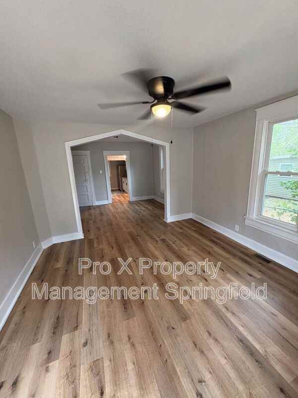 2260 N Main Ave - Photo 2 of 19