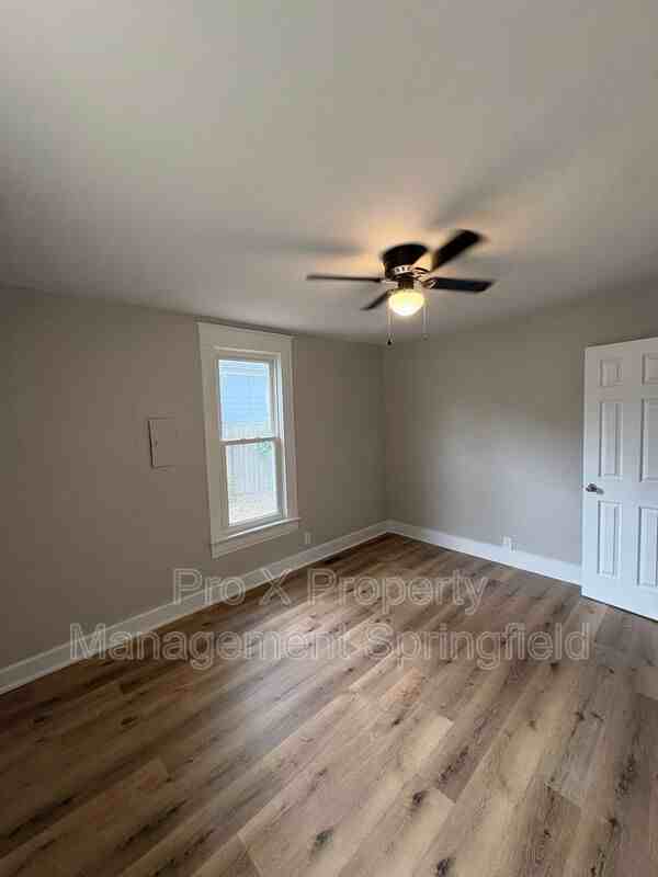 2260 N Main Ave - Photo 3 of 19