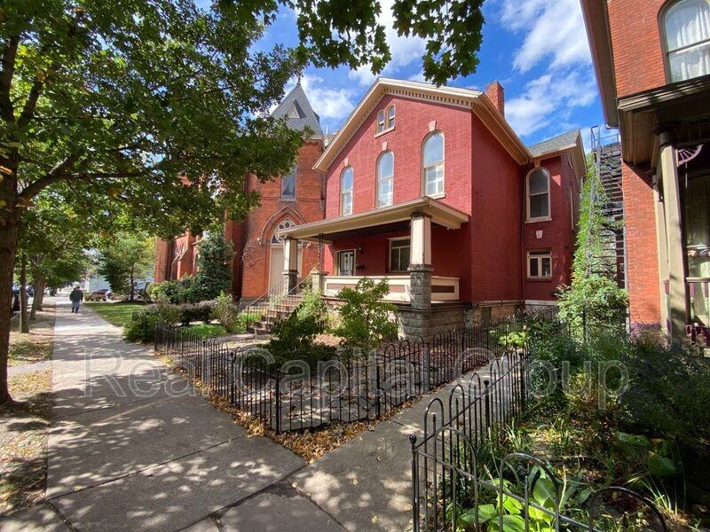 268 Georgia St #3
