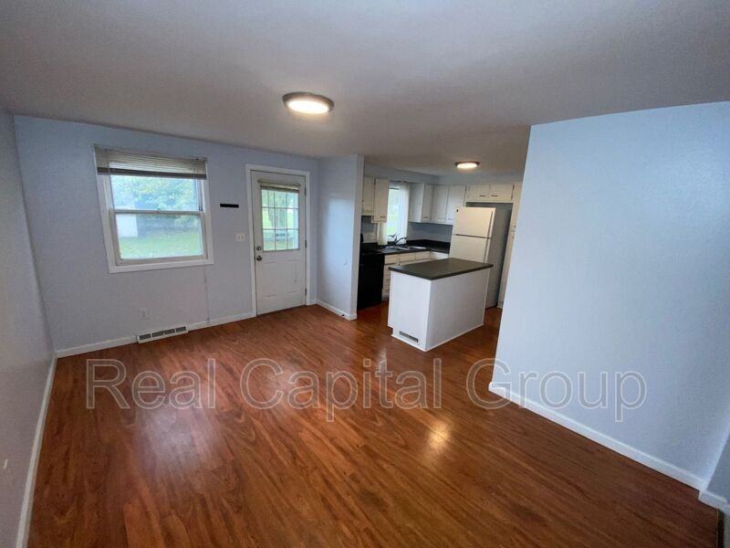 5 Hillwood Dr #LEFT - Photo 2 of 20