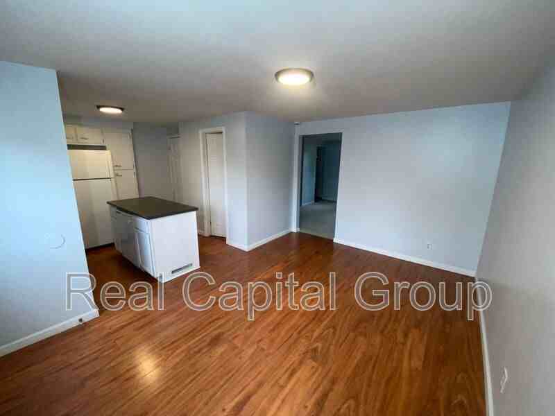 5 Hillwood Dr #LEFT - Photo 5 of 20