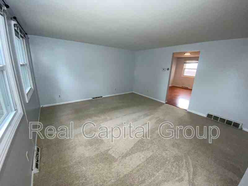 5 Hillwood Dr #LEFT - Photo 6 of 20