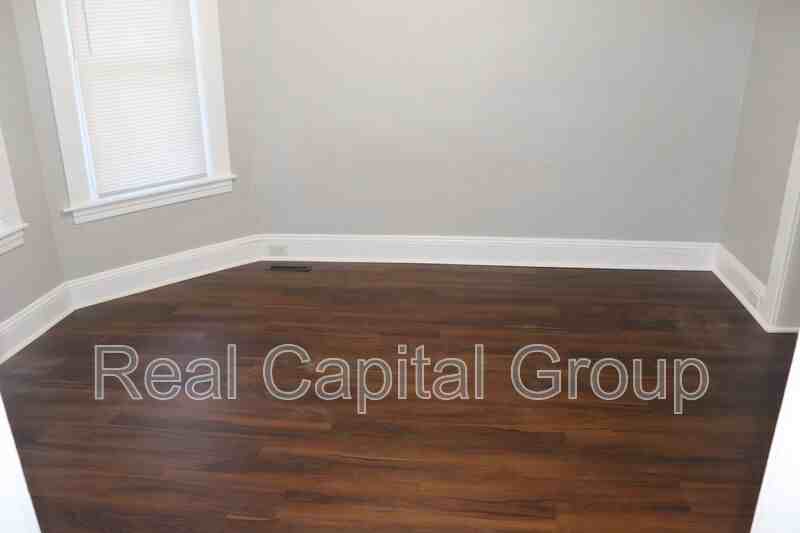 603 1st St #1 - Photo 3 of 16