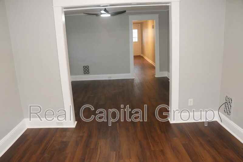 603 1st St #1 - Photo 4 of 16