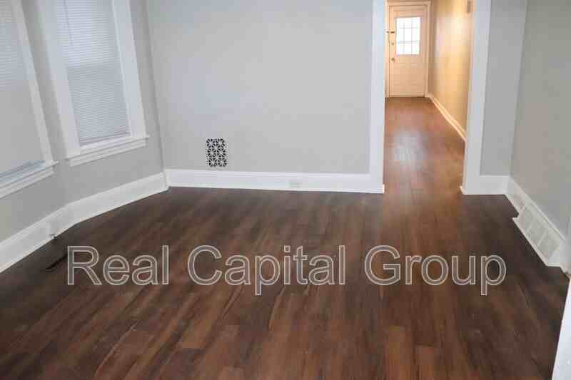 603 1st St #1 - Photo 5 of 16