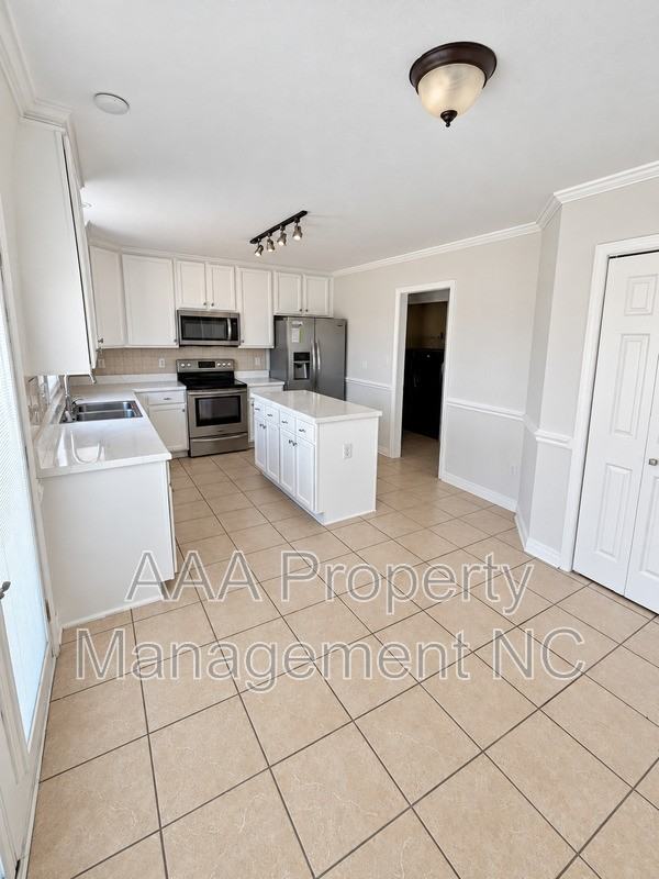 1903 Ellie Ave - Photo 6 of 43