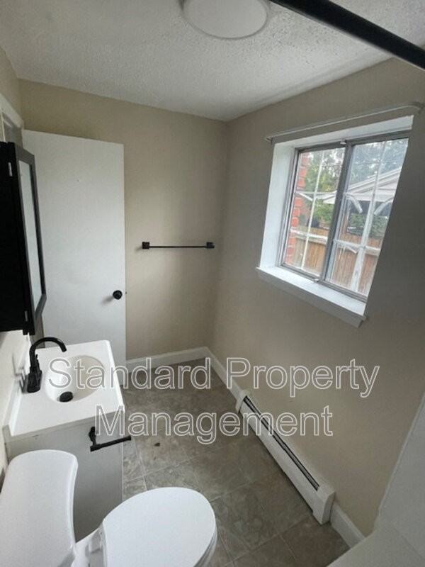 367 Elmwood Ave #10 - Photo 3 of 10