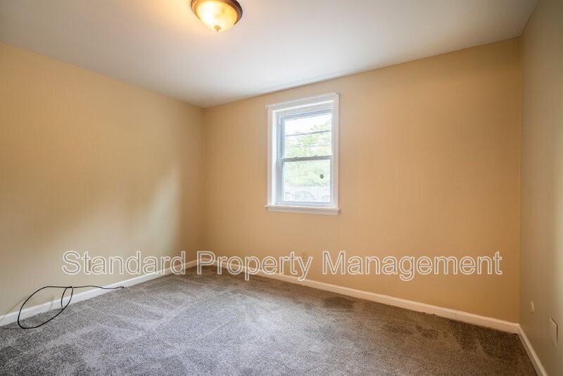 576 Taunton Pl #6 - Photo 5 of 6