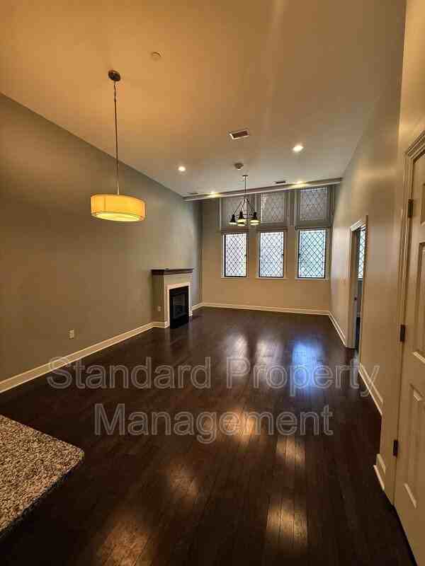 128 Pearl St #2 - Photo 3 of 11