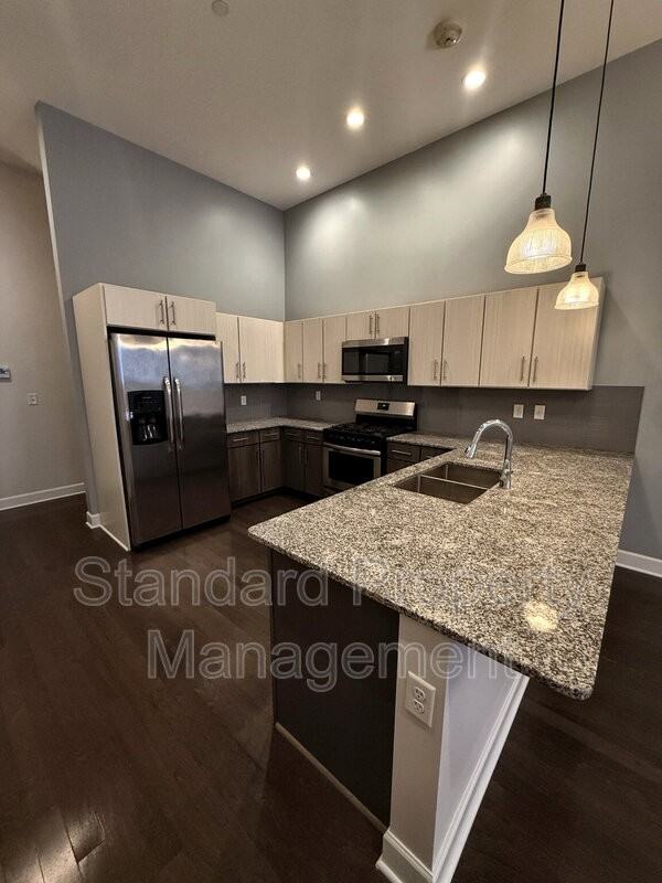 128 Pearl St #2 - Photo 4 of 11