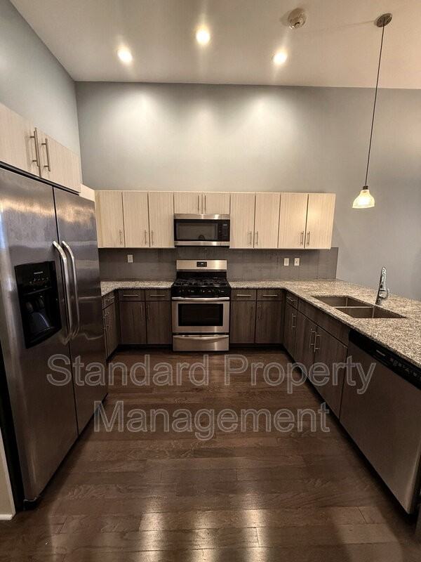128 Pearl St #2 - Photo 5 of 11