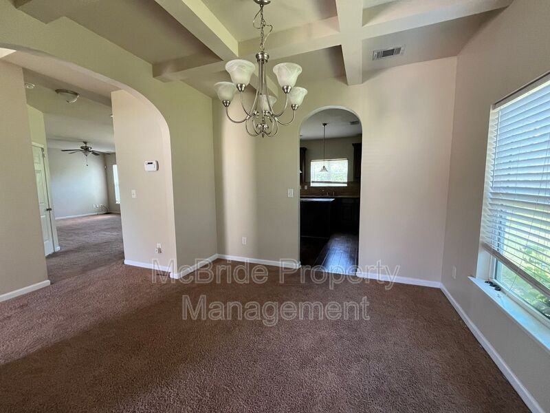 5334 Bull St - Photo 6 of 27