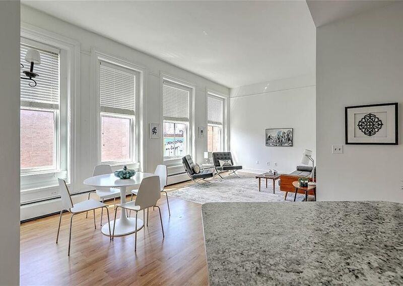 385 Westminster St - Photo 2 of 10