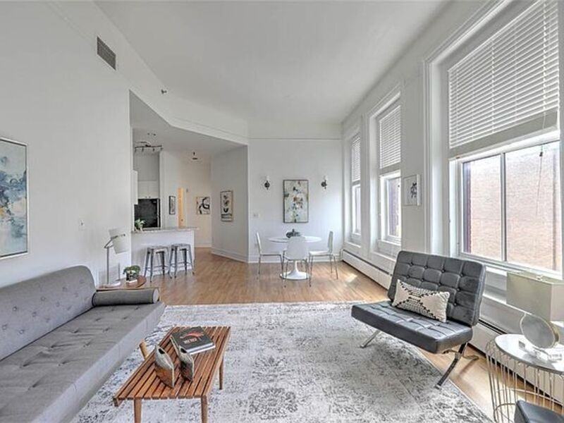 385 Westminster St - Photo 4 of 10