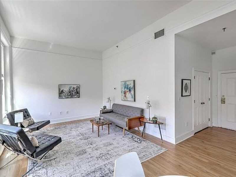 385 Westminster St - Photo 6 of 10