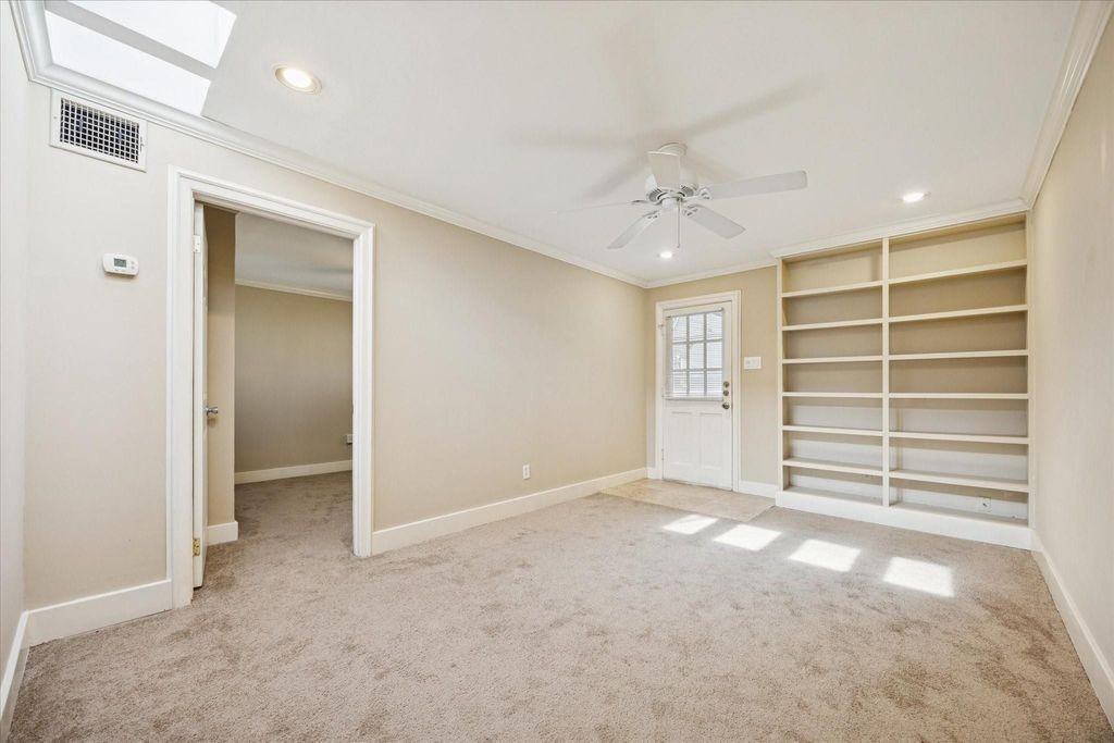 4207 Drake St #5 - Photo 5 of 14