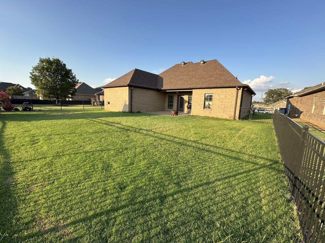 5049 Aberdeen Rd - Photo 2 of 16