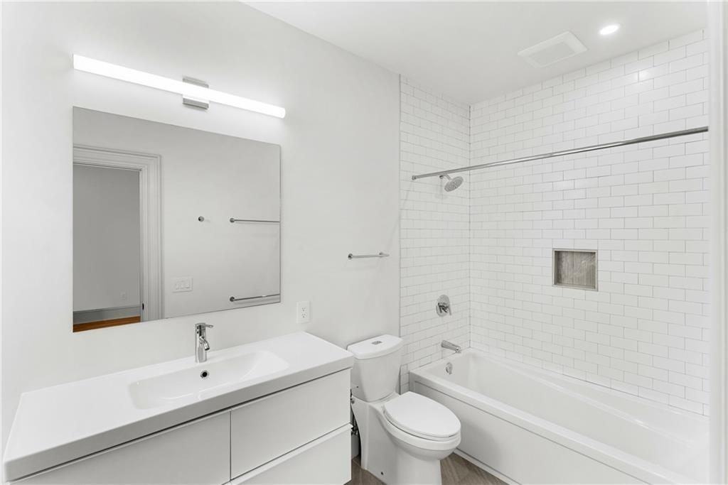 31 Parade St ##202 - Photo 4 of 42