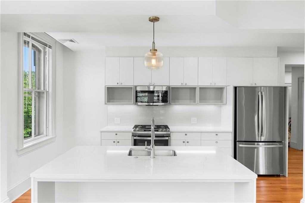 31 Parade St ##202 - Photo 6 of 42
