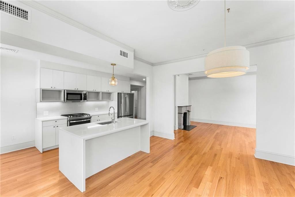31 Parade St ##202 - Photo 7 of 42