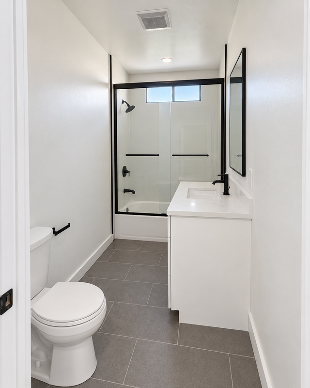 331 W Windsor Rd - Photo 2 of 11