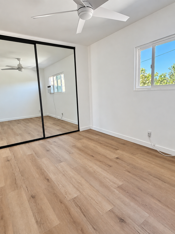 331 W Windsor Rd - Photo 3 of 11