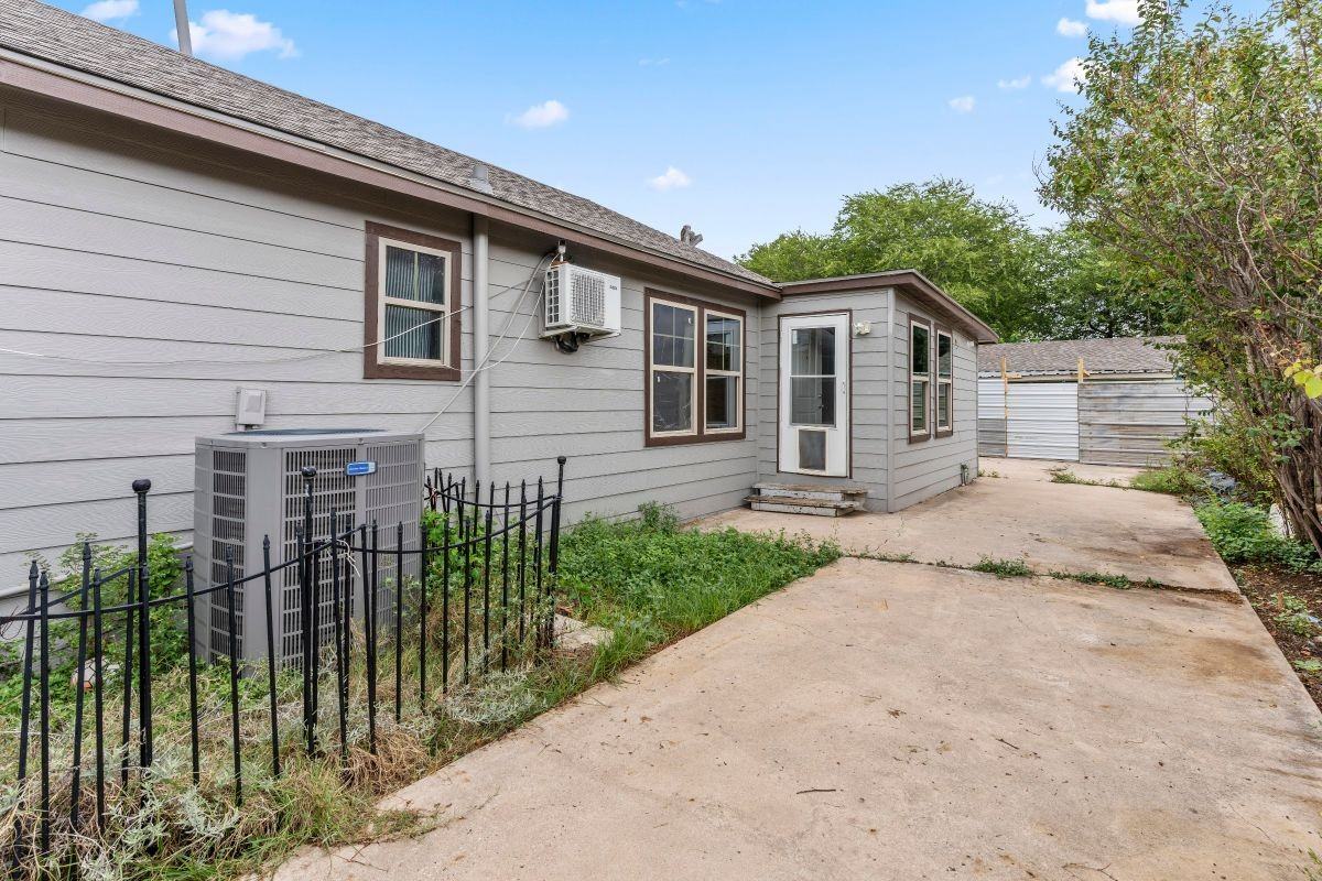 135 Nancy Pl - Photo 2 of 19