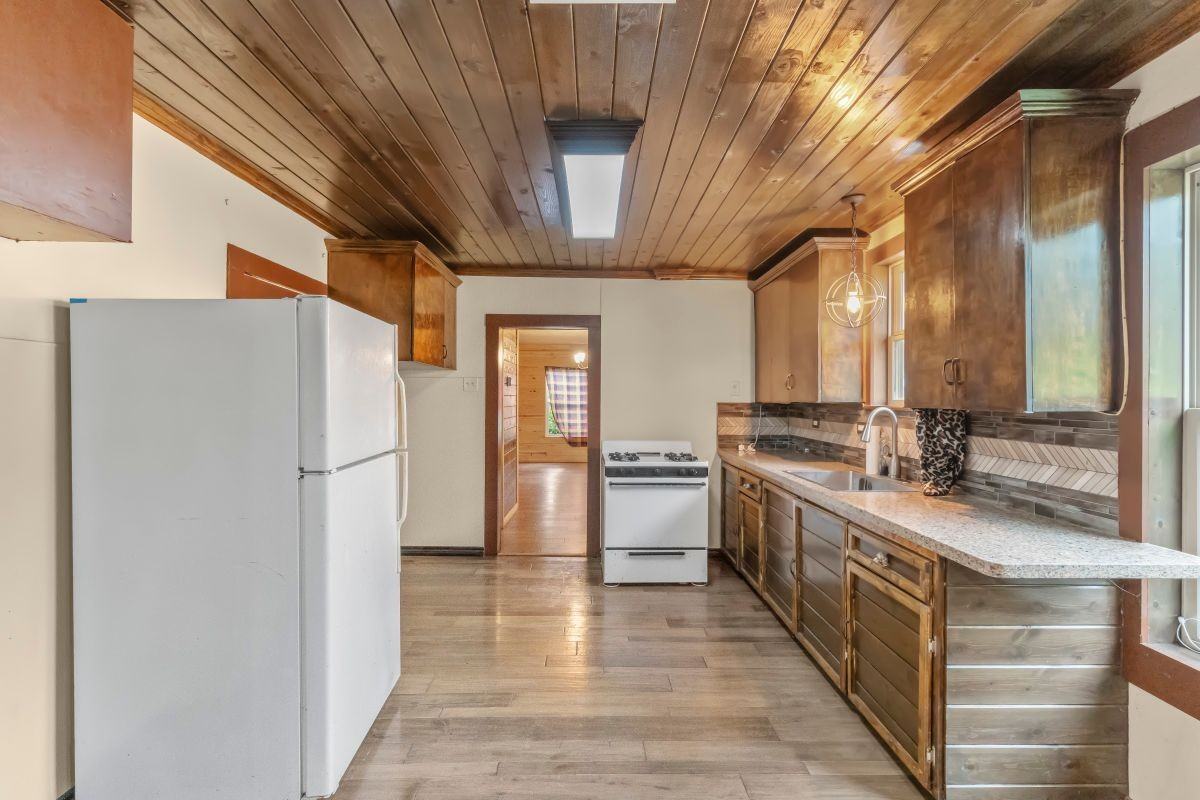 135 Nancy Pl - Photo 6 of 19