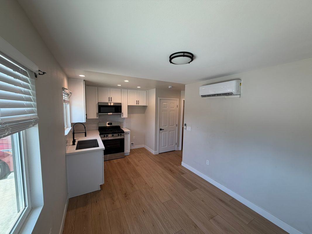 940 N Garden St - Photo 2 of 13