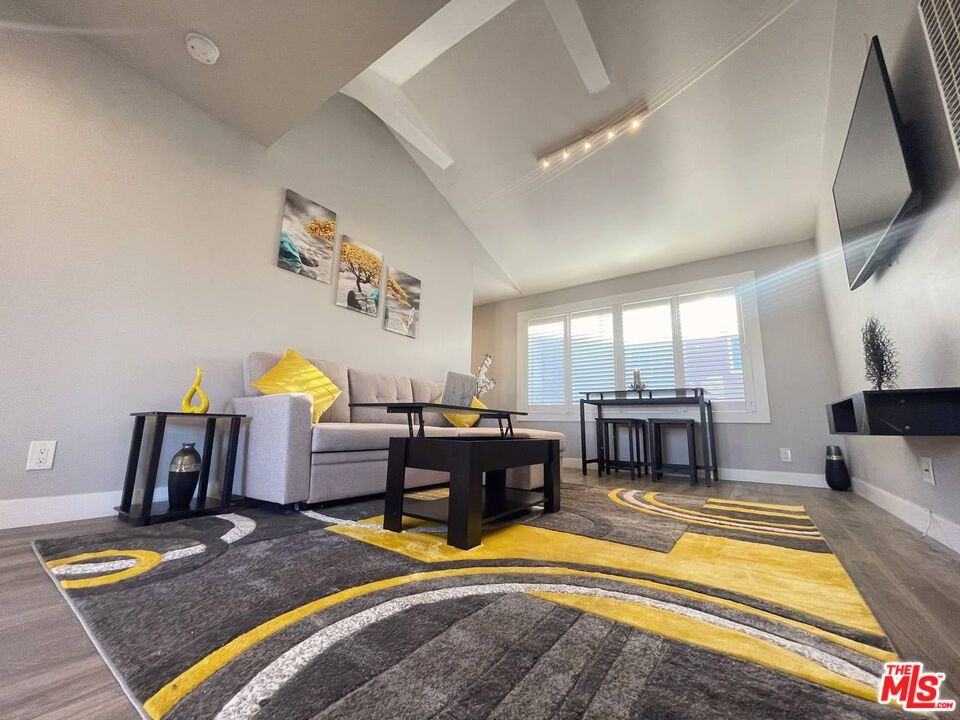 10 27th Ave - Photo 2 of 13