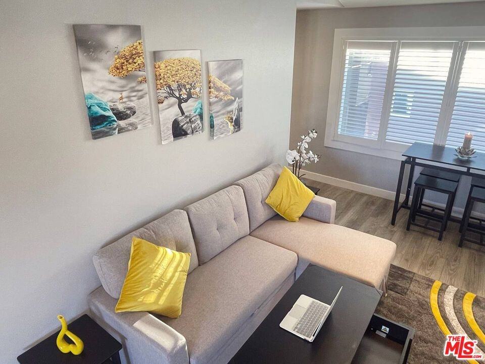 10 27th Ave - Photo 4 of 13
