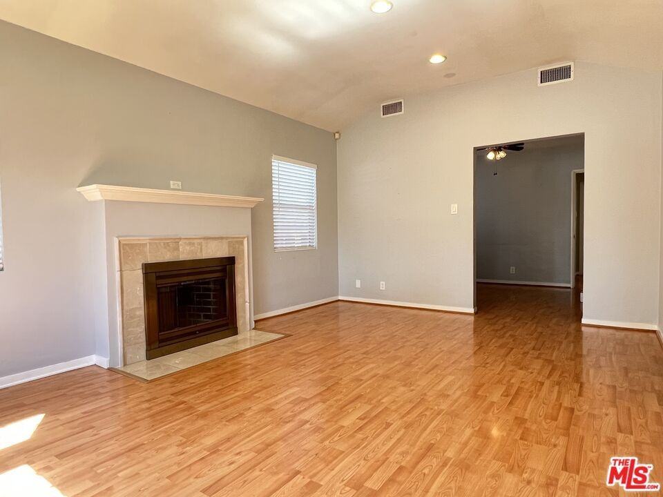 3129 Norwich Ave - Photo 4 of 22