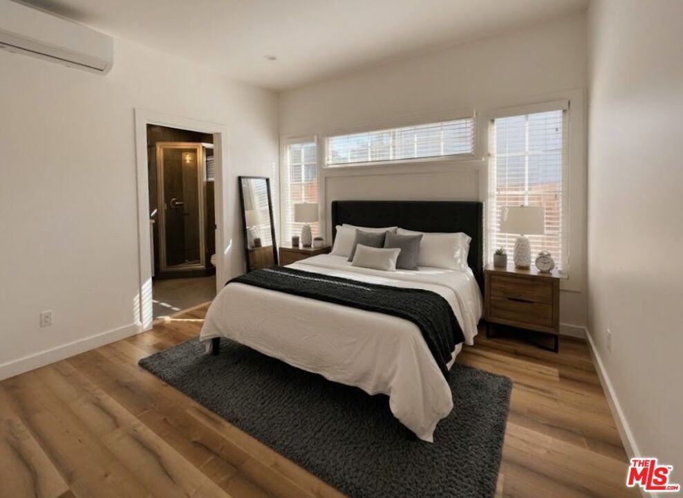 1289 W 22nd St - Photo 5 of 7