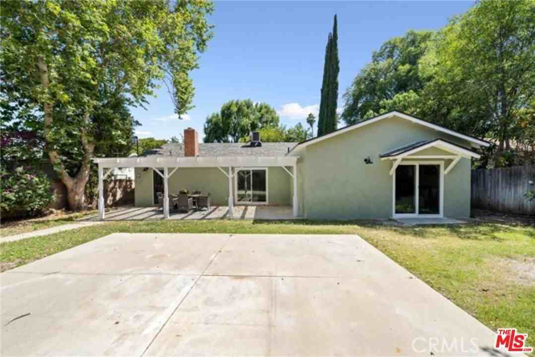 24155 Kittridge St - Photo 2 of 12