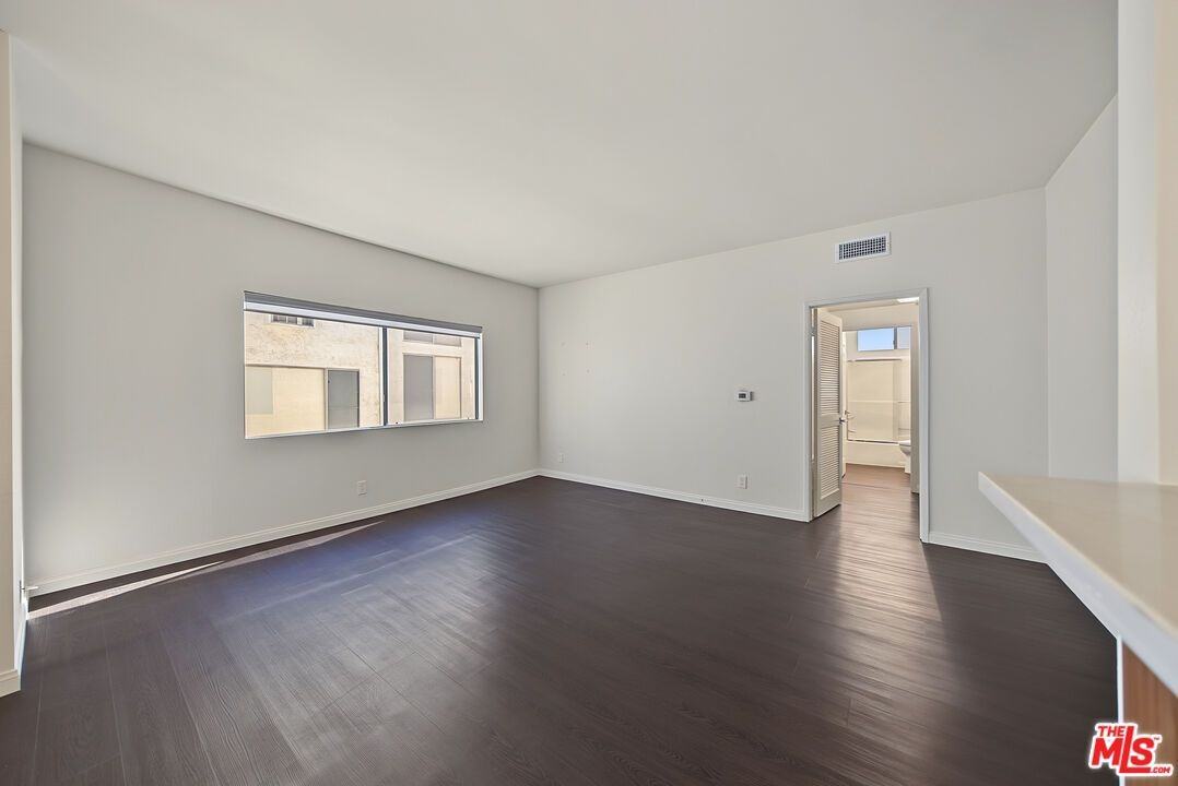 1515 Amherst Ave ##205 - Photo 2 of 33