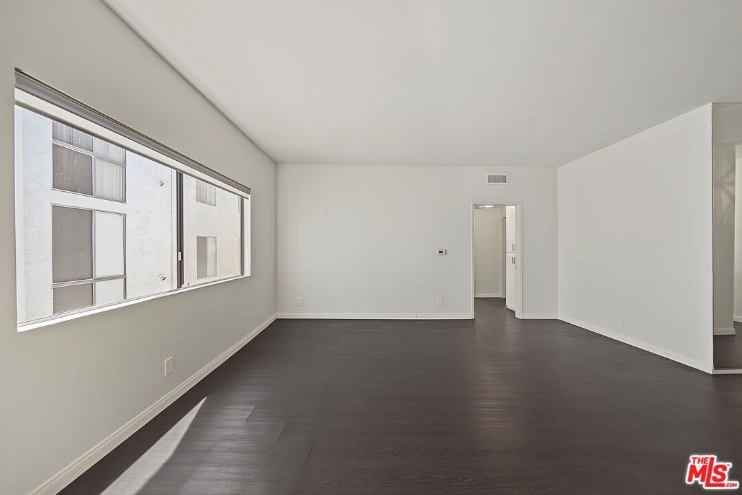 1515 Amherst Ave ##205 - Photo 3 of 33