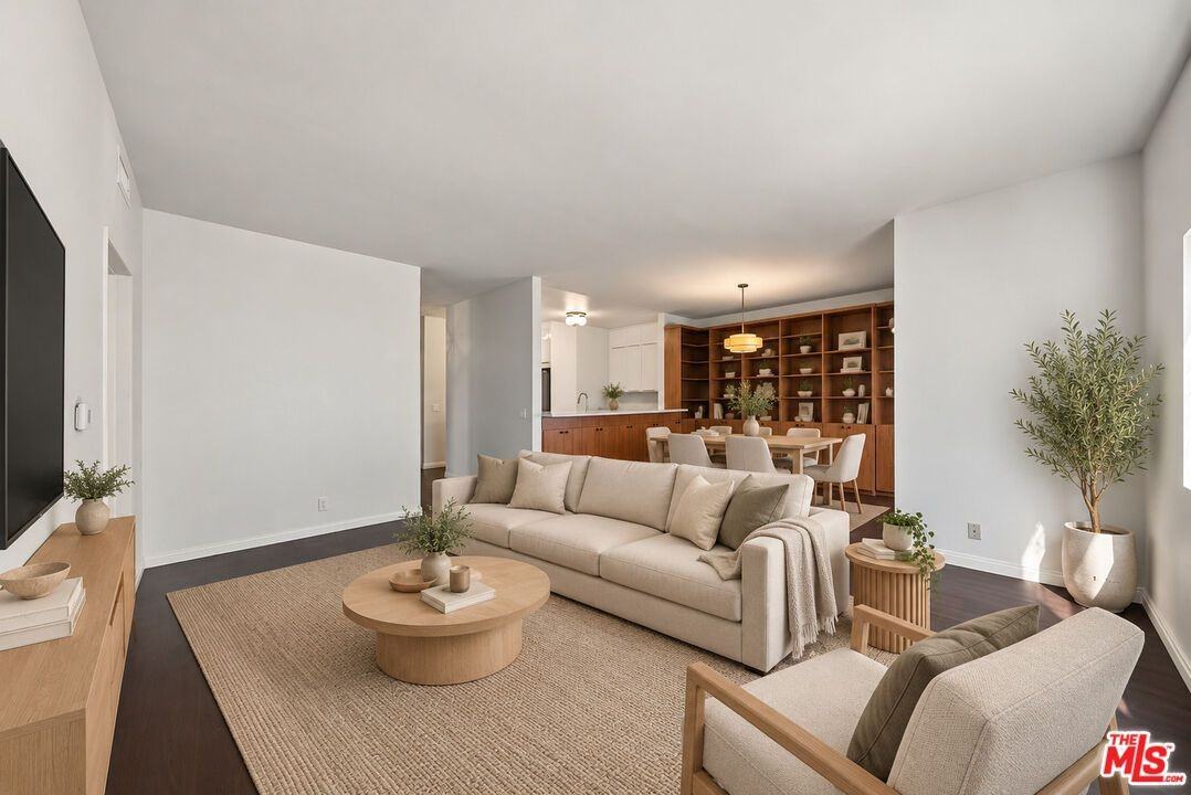 1515 Amherst Ave ##205 - Photo 4 of 33