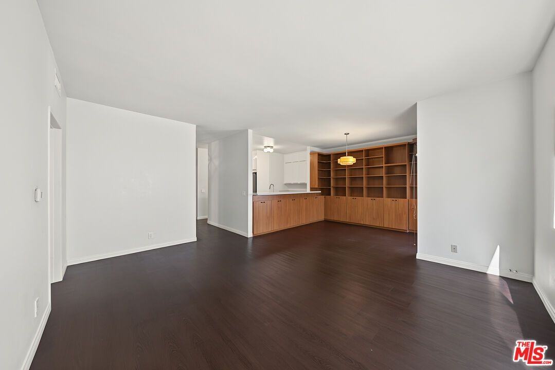1515 Amherst Ave ##205 - Photo 5 of 33