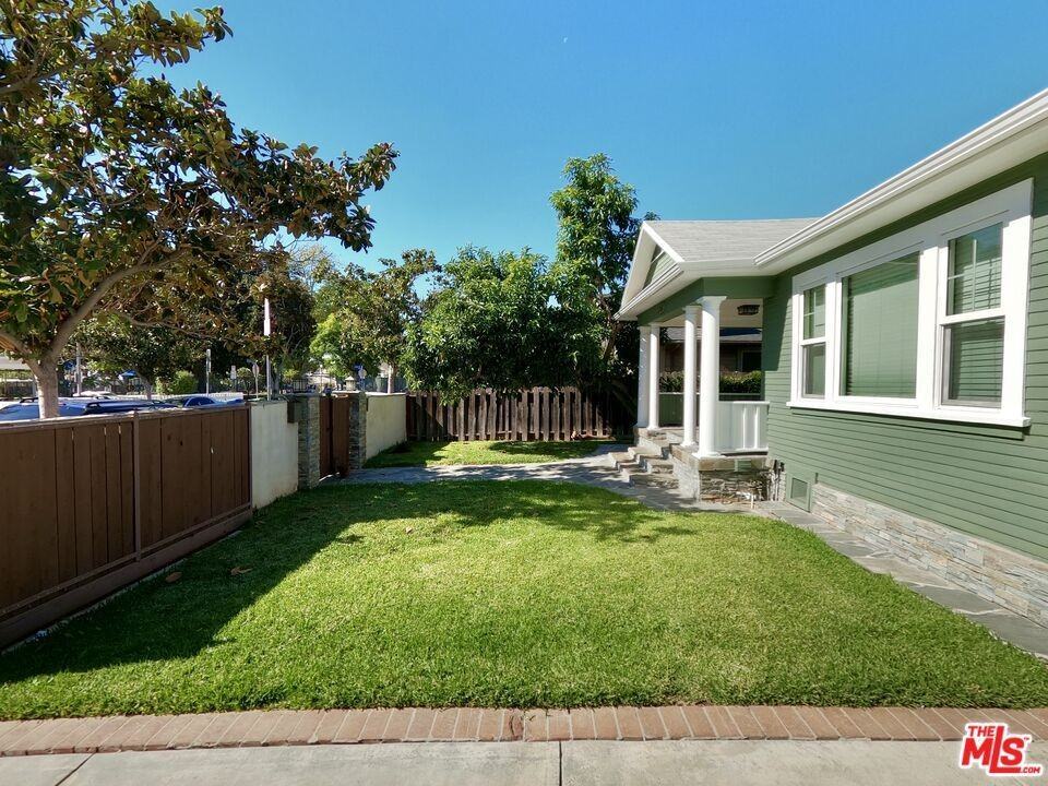6617 De Longpre Ave - Photo 2 of 26