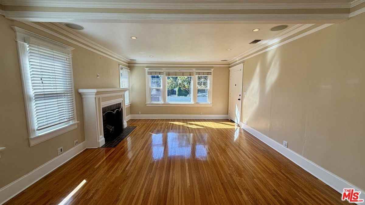 6617 De Longpre Ave - Photo 6 of 26