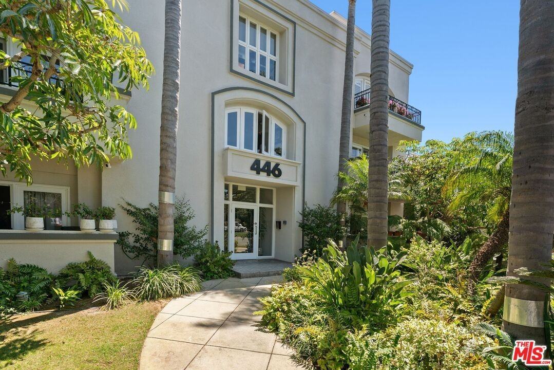 446 San Vicente Blvd ##106 - Photo 3 of 31