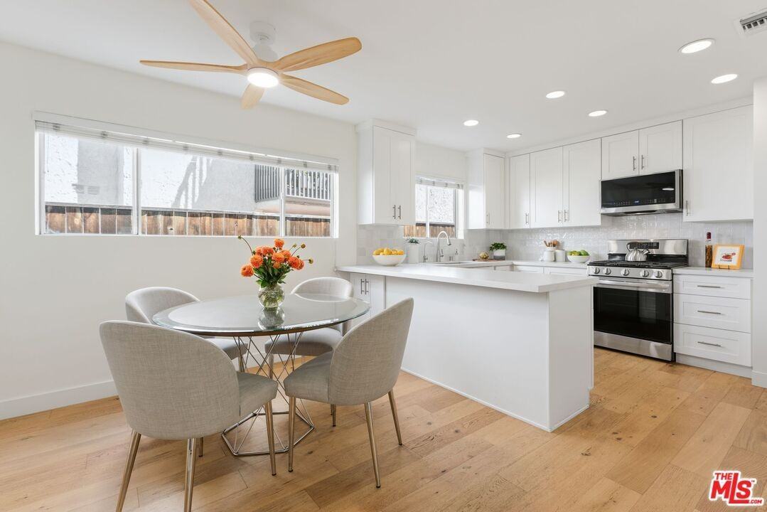 446 San Vicente Blvd ##106 - Photo 5 of 31