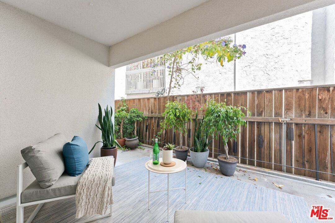 446 San Vicente Blvd ##106 - Photo 7 of 31