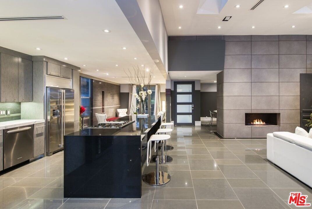 12318 W Sunset Blvd - Photo 7 of 30