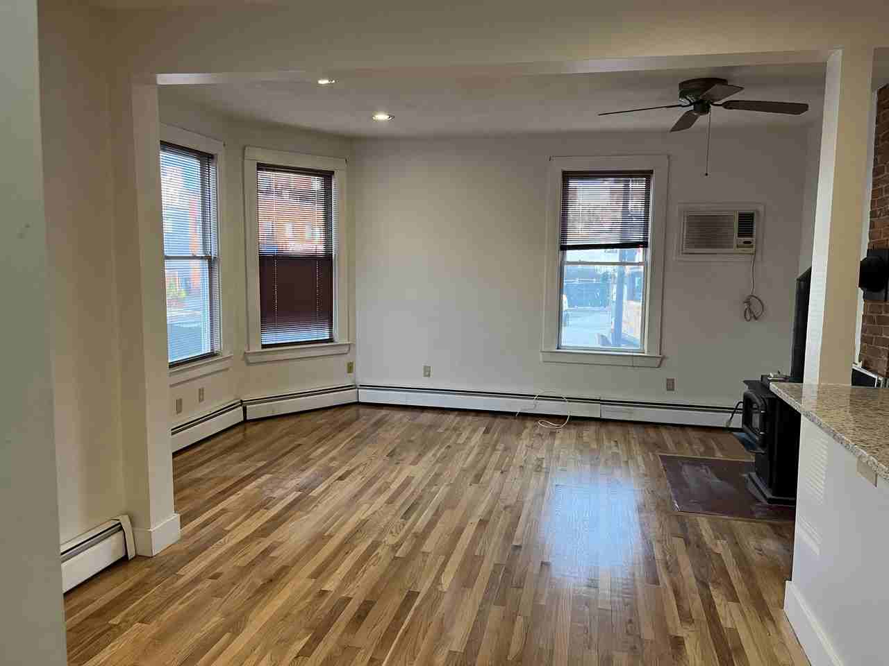 240 Hampshire St #1 - Photo 4 of 25