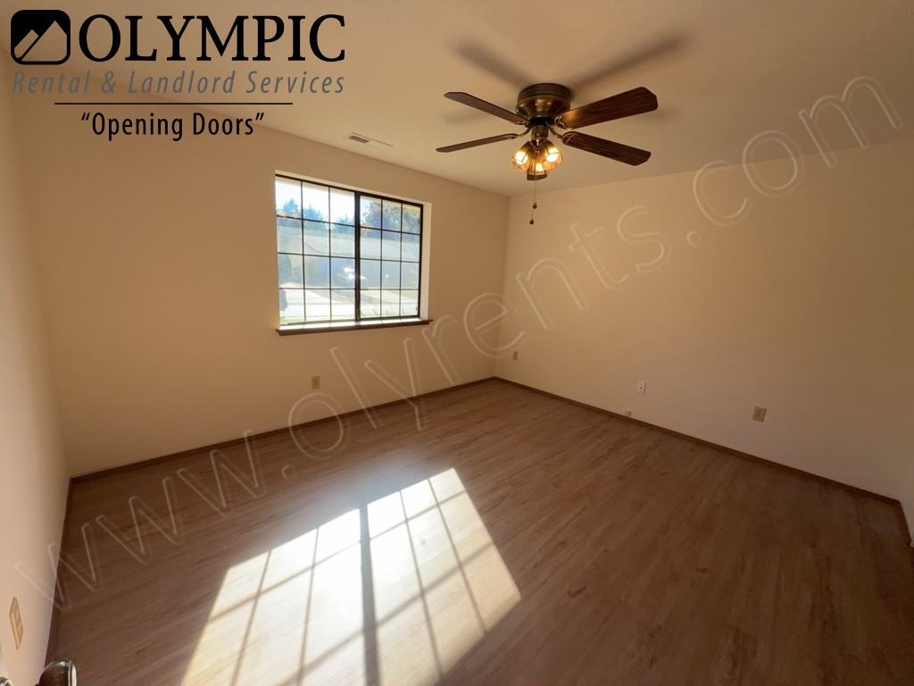 3508 Autumnwood Ct Se - Photo 2 of 15